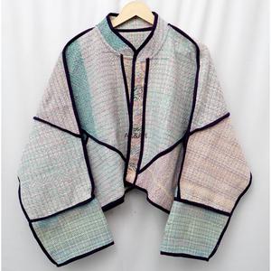 Chaqueta Kantha Vintage Premium ART&ART - Chaqueta Boho de Diseño, Hecha a Mano, Acolchada, con Parches, 100% Algodón Ecológico, Talla Regular - Product Image 5