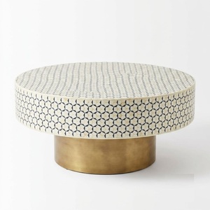 Table basse ronde de luxe faite à la main avec incrustations en os, motif Targua marocain, base cylindrique en laiton brossé pour villa - Product Image 1