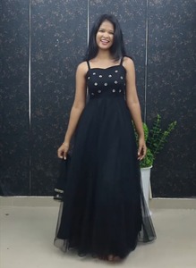 Vestido de fiesta largo hasta el suelo de NILESH TAILOR FASHION con elegante escote, mangas semitransparentes, estampado floral, estilo premium, diseño de diseñador, lavable. - Product Image 3