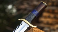 Couteau de chasse de style Bowie en acier Damas de qualité supérieure, manche en bois, garde en laiton, disponible en OEM, vente en gros, garantie 3 ans