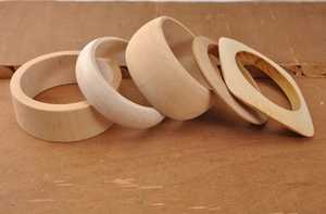Natural Wood Bangle Set Artisan Crafted Fashion Accessories for Women - Product Image 1