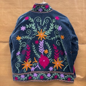 Chaqueta de Invierno Unisex de Algodón y Terciopelo Bordada con Diseño Suzani Indio de Alta Calidad, Estilo Boho Hippie, para Venta al Por Mayor en Boutiques - Product Image 5
