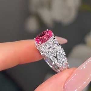 Anillo de Lujo Solitario con Moissanita Rosa de Corte Ovalado de 2CT, Unisex, Plata 925, Joyería Fina, Regalo Especial para Ella - Product Image 4