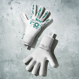 Gants de gardien de but de football professionnels légers, résistants à l'eau, durables, en latex allemand de 4 mm, haute flexibilité, logo personnalisé OEM - Product Image 3