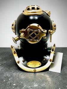 Casco de Buceo Modelo Mark V CBDH, Vintage, Bañado en Oro y Cobre, Redondo, con Corte Troquelado, Antiguo, Náutico, Coleccionable - Product Image 1
