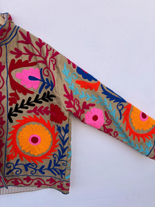 Manteau ouvert à col montant brodé de fleurs et matelassé Suzani |   Blouson d'hiver |   Cadeau chic pour elle - Product Image 3