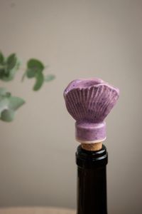 Bouchon de bouteille de vin en céramique personnalisé avec bouchon en liège, fait main, décoratif, réutilisable, pour bouteilles de vin, de champagne, de liqueur et pour le bar - Product Image 2