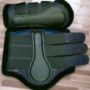 Protectores de Patas de Caballo con Logotipo Personalizado OEM, Botas de Tendón y Fetlock de Piel Sintética Suave, Proveedor de Botas Antichoque para Caballos - Product Image 1