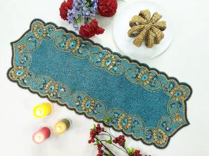 Camino de Mesa Bordado a Mano, Diseño Vintage Rectangular en Azul y Dorado, Tapete Decorativo para Mesa de Comedor - Product Image 1
