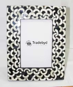 Cadre photo créatif en résine de luxe fait main avec finition brillante - Cadre décoratif design par Tradebyd - Product Image 3