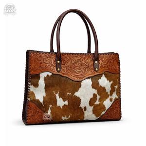 Bolso tote de cuero vacuno de lujo, hecho a mano con diseño floral, para mujer, ideal para viajes, precio al por mayor. - Product Image 1