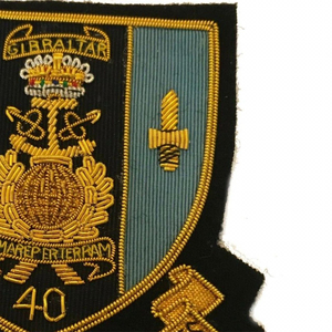 Nom du produit : Patch brodé fait main, badge personnalisé à coudre, production OEM en gros pour les marques de vêtements de mode, de sport et de travail - Product Image 4