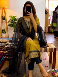 Green Cotton <b>Kurti</b> With Black Dupatta Traditional <b>Indian</b> Pakistani Women's Casual Wear Midi Length Regular Fit - Product Image 5