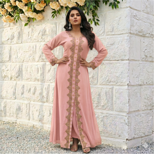 Kaftan en pierre rouge rubis avec broderie dorée |   Robe maxi marocaine de luxe pour l'Aïd, les fêtes et les mariages - Product Image 5
