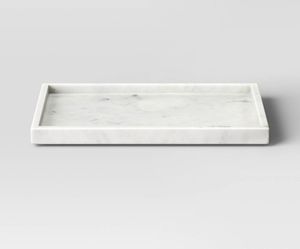 Plateau en marbre blanc design avec bords robustes pour servir le petit-déjeuner, les articles d'hôtel et l'organisation moderne des comptoirs de cuisine - Product Image 1