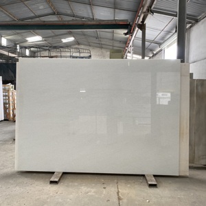 แผ่นหินอ่อนเวียดนามสีขาวมาตรฐานส่งออก ขัดเงาสูง ขนาด 24x24 นิ้ว หินธรรมชาติทันสมัยสำหรับโครงการตกแต่งภายในสุดหรู - Product Image 3