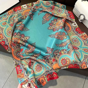 Nouvel arrivage : Foulard carré 100 % pure soie de mûrier 27''x27'' pour femme (pour la tête ou le cou) - Product Image 6
