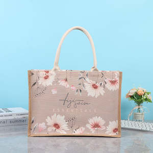 Sac à bandoulière en toile de jute naturelle fait main pour les courses, la plage et les sorties décontractées - Product Image 3