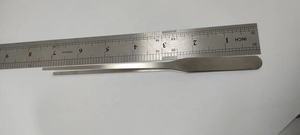 Pince à épiler ultra-légère en acier inoxydable au design fin pour le soin professionnel des cils et des sourcils avec étiquette personnalisée - Product Image 3