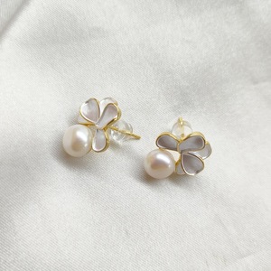 ต่างหูมุกน้ำจืดทรงกลมคุณภาพสูง 8-9 มม. ไร้ตำหนิ ดีไซน์รูปผีเสื้อ - Product Image 4