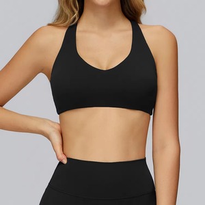 กางเกงโยคะเอวกลางสำหรับผู้หญิง ปี 2026 ผ้าสแปนเด็กซ์/ไนลอน ระบายอากาศได้ดี เป็นมิตรกับสิ่งแวดล้อม พร้อมโลโก้แบบกำหนดเอง เหมาะสำหรับออกกำลังกาย ฟิตเนส และเล่นโยคะ - Product Image 6