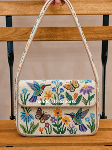 Sac à bandoulière de luxe fait main avec perles et rabat magnétique |   Design floral colibri |   Coffret de perles de rocaille portables de qualité supérieure pour femmes - Product Image 1