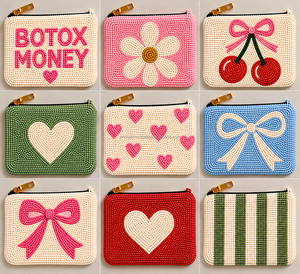Collection de pochettes fantaisie roses perlées avec motifs Botox, Money Lips, Cherry, Cowboy Boot, Heart et Bow, et porte-monnaie en perles de rocaille - Product Image 5
