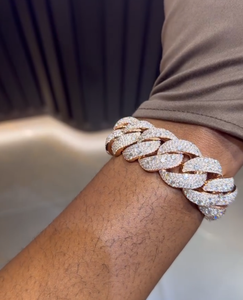 สร้อยข้อมือทองคำแท้แบบ Cuban Link ประดับเพชรแท้สำหรับผู้หญิง ดีไซน์ Iced Out สีโรสโกลด์ เครื่องประดับฮิปฮอปสุดหรู พร้อมใบรับรองเพชรทรงกลมเจียระไนแบบ Brilliant Cut - Product Image 5