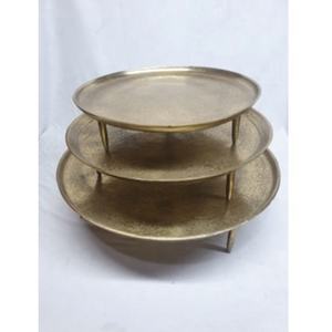 Supports à gâteaux de haute qualité avec finition en laiton naturel (ensemble de 3 pièces) pour cadeaux de mariage et boulangerie - Product Image 1