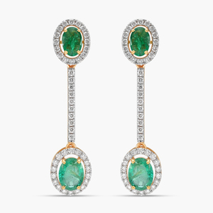 Pendientes Clásicos Chapados en Oro de 18K con Piedras Verdes de Corte Esmeralda y Diamantes Redondos de Corte Brillante, Joyería para Mujer - Product Image 2