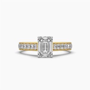 Anillo de compromiso clásico de oro amarillo de 14K con diamante cultivado en laboratorio de corte esmeralda de 1.90 CT de peso total de diamantes y engaste de púas compartidas - Product Image 5