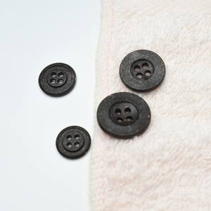 Bouton rond en plastique à 4 trous, 20 mm, en matériau bio-café, écologique, pour vêtements, fabriqué au Vietnam, prix avantageux - Product Image 2