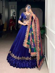 Nuevo Lanzamiento: Lehenga Choli con Lentejuelas de Seda Vichitra y Bordado con Hilos - Product Image 2