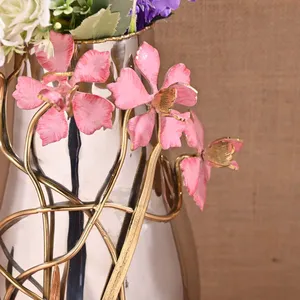 Vase à fleurs en métal fait main contemporain pour projets de villas de luxe, chambres, salons et salles à manger, sculpture extérieure en fer - Product Image 4