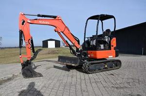 Excavadora de cadenas robusta usada con capacidad de 3000 kg, brazo de alto alcance y chasis reforzado para limpieza agrícola - Product Image 2