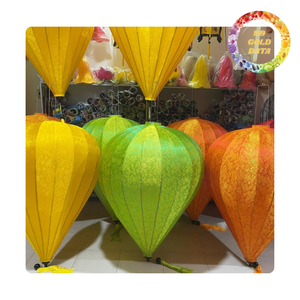 Linternas colgantes de papel y seda en varios colores para fiestas, bodas, festivales y decoración del hogar. - Product Image 4