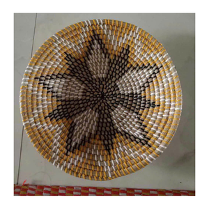 Assiette murale suspendue en macramé en jonc de mer fait main de Can Tho, design moderne, motif personnalisable, ensemble multi-pièces pour usage domestique et commercial - Product Image 1