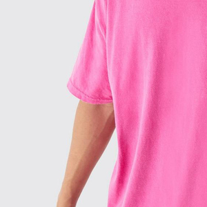 Camiseta rosa de manga corta para hombre, 100% algodón, estilo oversized, lavada, con estampado gráfico DTG personalizado al por mayor. - Product Image 5