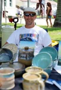 Bol à soupe en céramique chic, finition émaillée bleu océan, profil rond haut, résistant aux éclats, qualité alimentaire, pour une ambiance gastronomique raffinée - Product Image 6