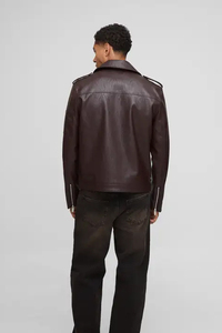 Blouson de motard en cuir véritable pour homme, coupe-vent, col mandarin, fermeture éclair asymétrique, revers à boutons-pression, épaulettes, poches zippées, logo personnalisé - Product Image 2
