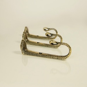 Crochet mural en laiton finition or motif serpent – Support métallique élégant idéal pour l'organisation et le rangement décoratif de la maison - Product Image 4