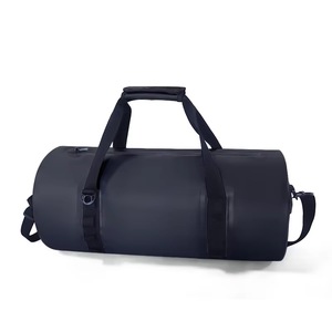 Sac de sport en PVC vert 50-70L avec sangles noires et poignée supérieure - Product Image 2