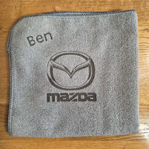 Toalla de Limpieza de Microfibra Personalizada con Grabado, 40cm x 40cm, Paño de Detallado Automotriz con Nombre Personalizado, Regalo para Amantes de Autos - Product Image 1