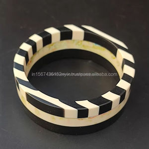 Brazalete de moda multicolor de madera y resina, elegante joyería de diseño conjunto hecha a mano para mujeres y niñas - Product Image 2