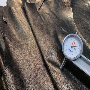 Cuir de chèvre italien Antiba tanné végétallement, effet pull-up, 1,2-1,4 mm, doré, 100 % véritable, gaufré à effet pull. - Product Image 4