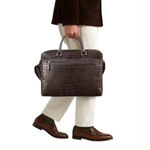 Maletín de Cuero Unisex para Portátil, Bolso de Trabajo Impermeable para Oficina, con Gran Capacidad, Diseño Profesional, Hecho a Mano - Product Image 1