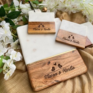 Juego de regalo de tabla de quesos personalizada de mármol y madera de acacia con cuchillos de queso de acero inoxidable dorado, tabla de charcutería personalizada - Product Image 5