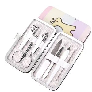 Kit de manucure portable MORJE Surgical 7 en 1 en acier inoxydable avec étui pour adultes - Product Image 3
