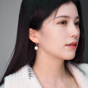 Pendientes Largos de Plata de Ley S925 con Diseño Francés, Perlas Edison Naturales de Agua Dulce para Mujer, Joyería de Perlas Tridimensional Simple - Product Image 2