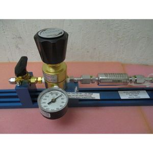 Bâton de gaz haute pureté Kinetics, régulateur TESCOM - Équipements et pièces semi-conductrices de renommée mondiale à la fois fiables et durables - Product Image 1